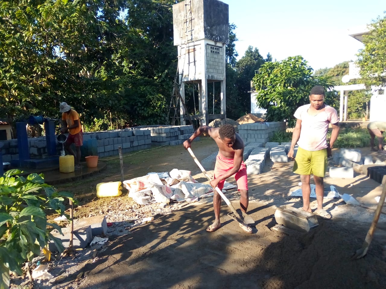 costruzione dispensario di Ambila